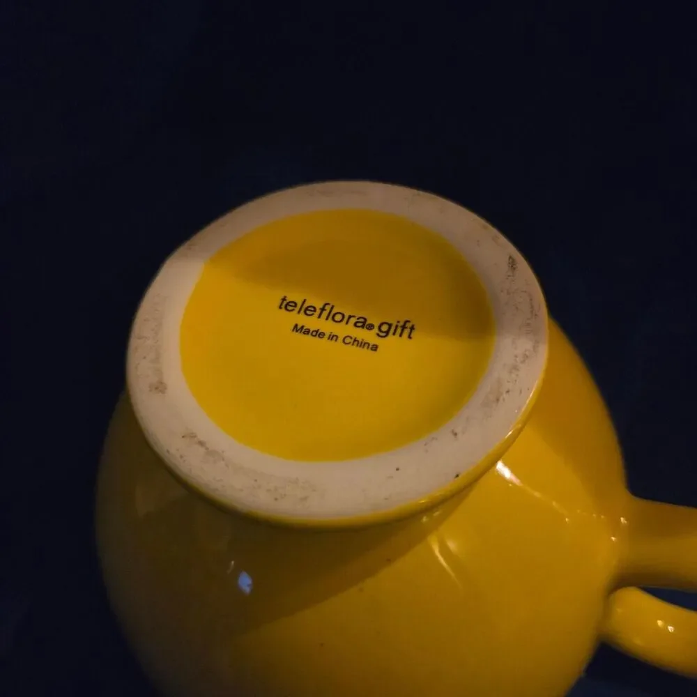 Teleflora Yellow Smiley Face Mug Large / 20 oz retro decor Y2K nostalgia